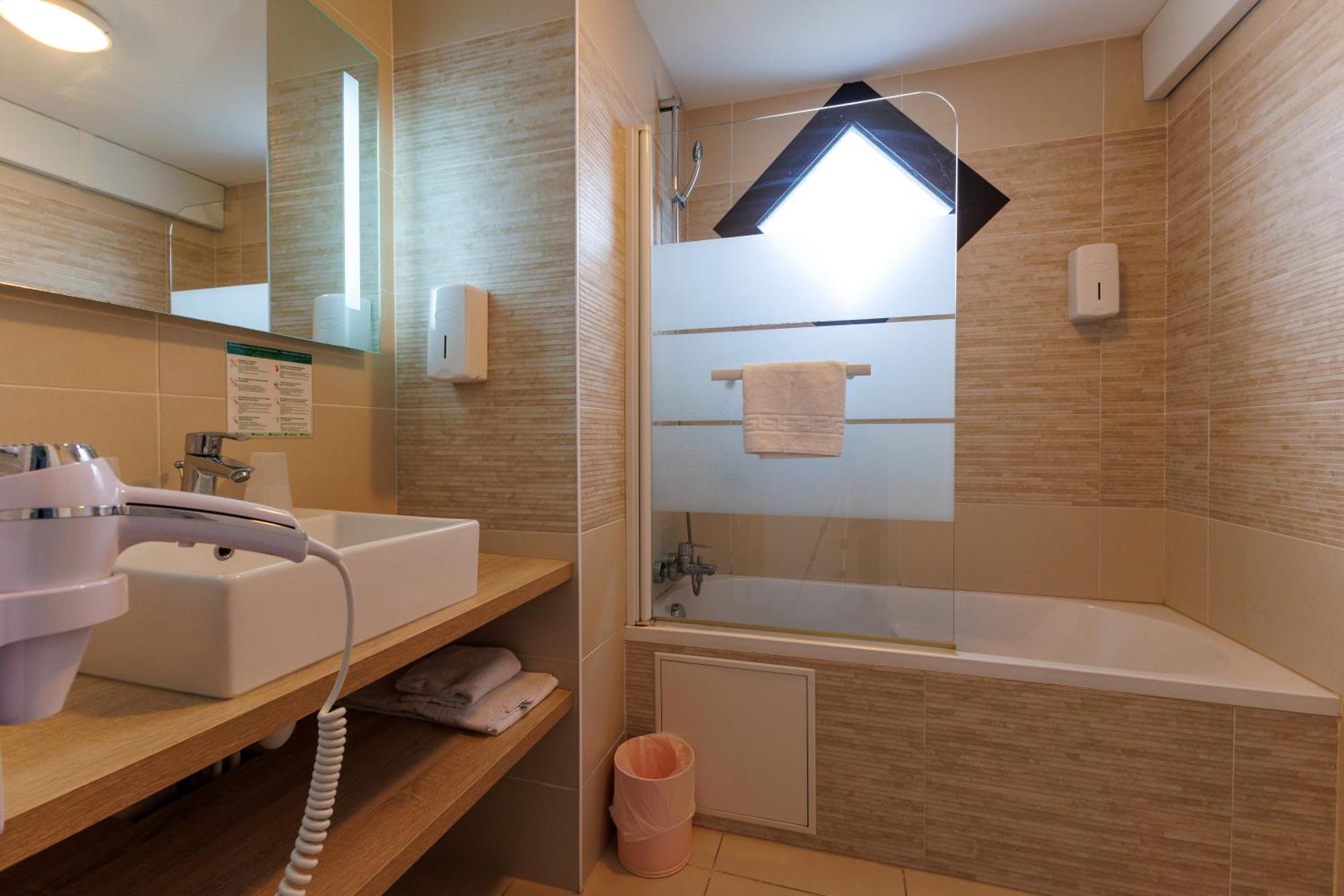 Logis Hotel Le Rochelois La Rochelle  Eksteriør billede